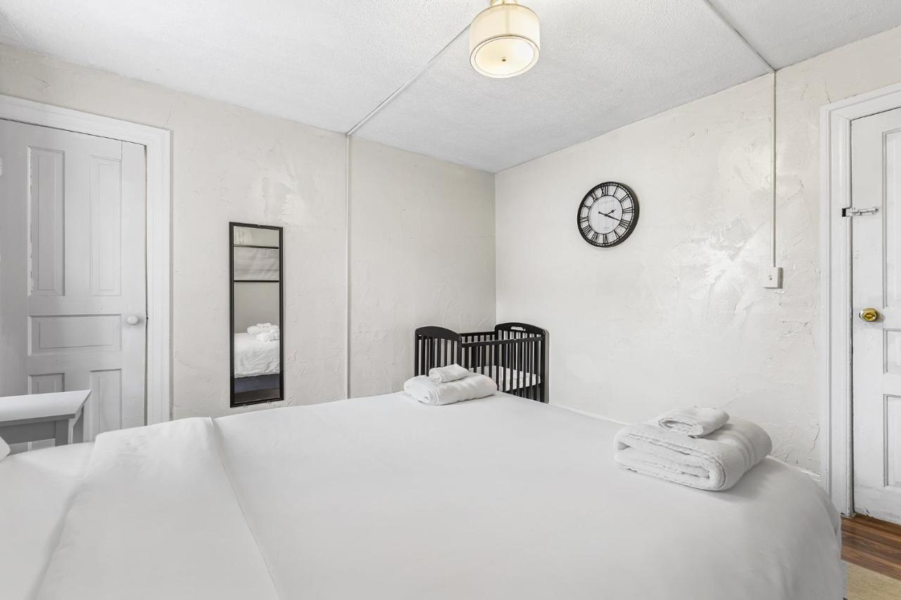 Contemporary Urban Home Niagara Falls Bagian luar foto