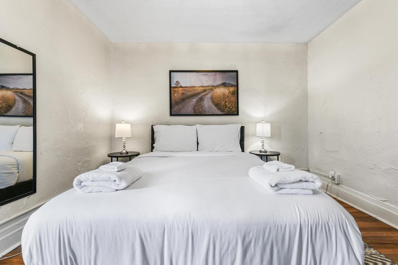 Contemporary Urban Home Niagara Falls Bagian luar foto